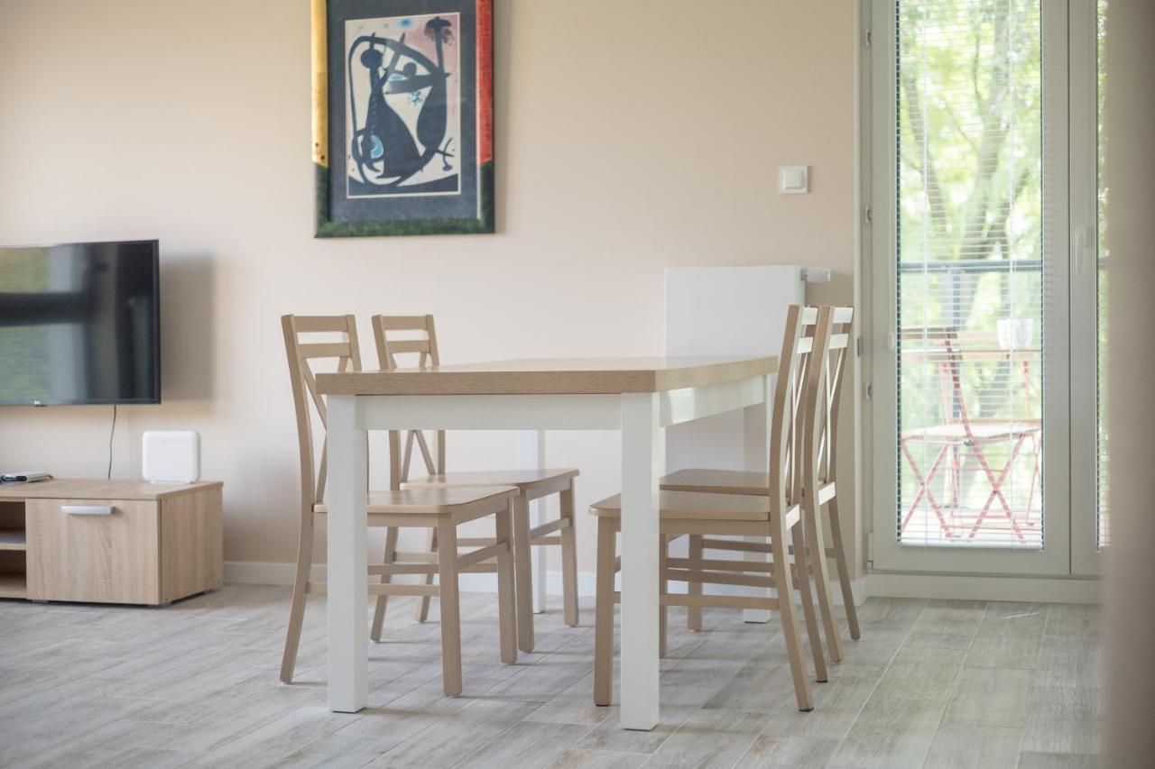 Metro Wilanowska Comfortable Apartment ワルシャワ エクステリア 写真